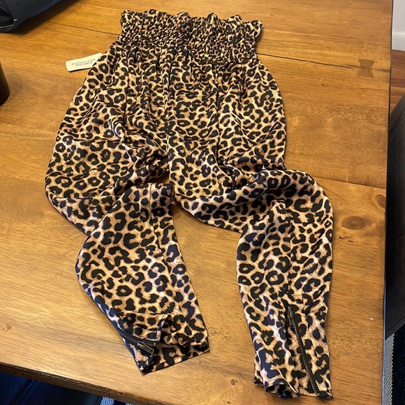 3/$10 Forever21 leopard harem pants - Picture 3 of 5
